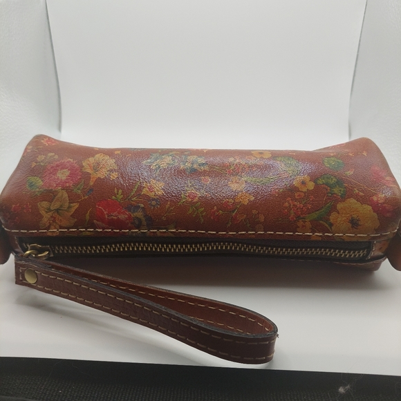 Patricia Nash wristlet floral - Picture 6 of 11